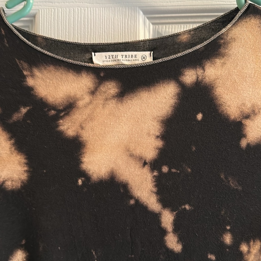 Trendy Black and Tan Tie-Dye Crop Top - Picture 2 of 3